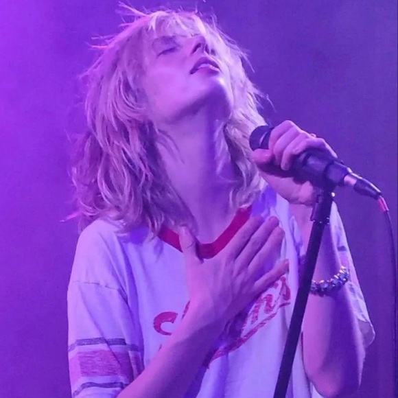 Meet your Posher, Robin - Picture 3 of 4